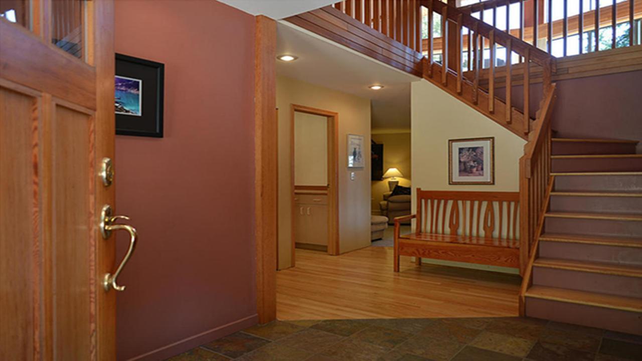 Sunshine Coast Treetop B&B Sechelt Esterno foto