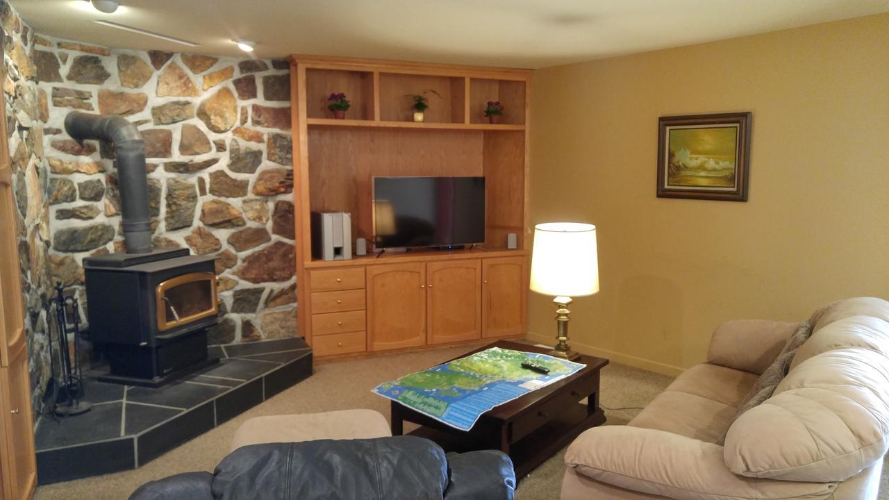 Sunshine Coast Treetop B&B Sechelt Esterno foto