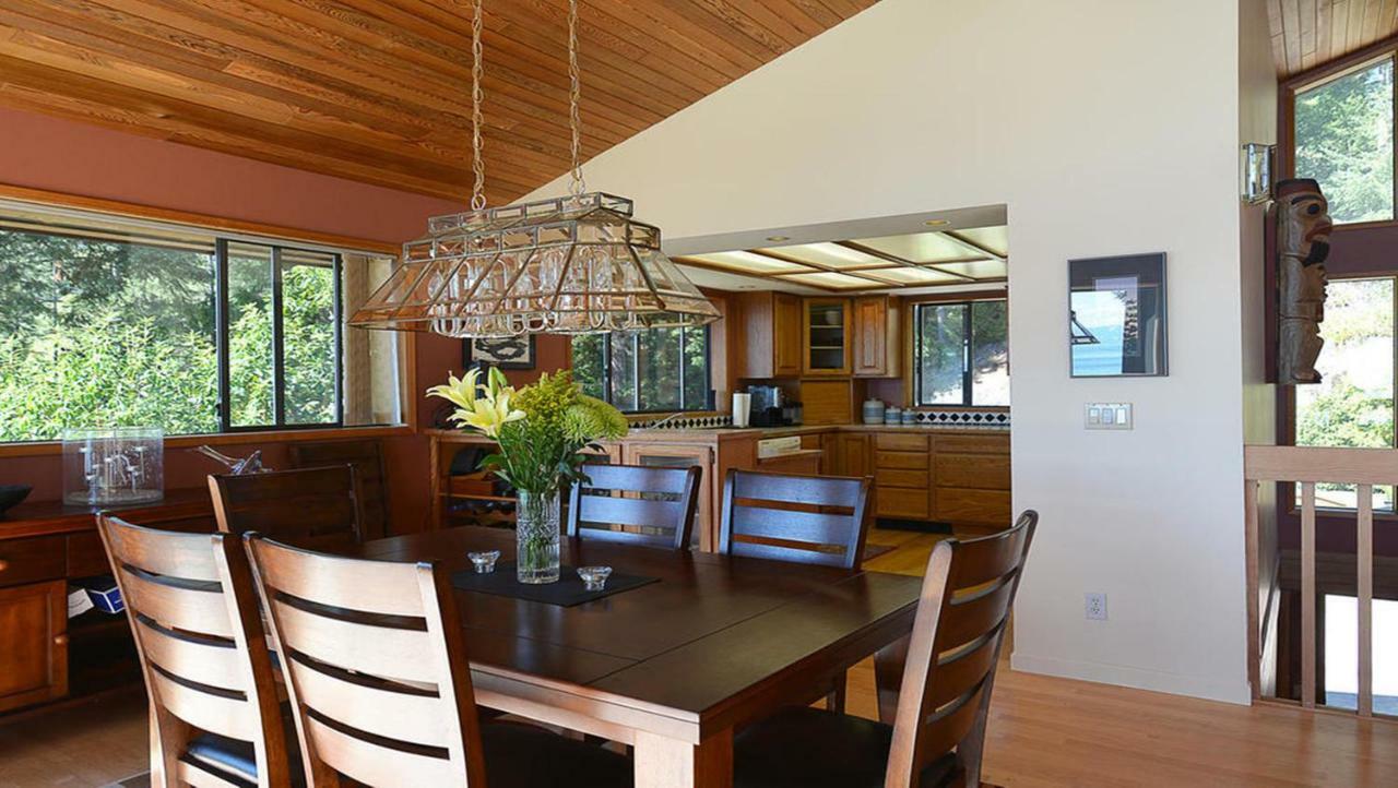 Sunshine Coast Treetop B&B Sechelt Esterno foto